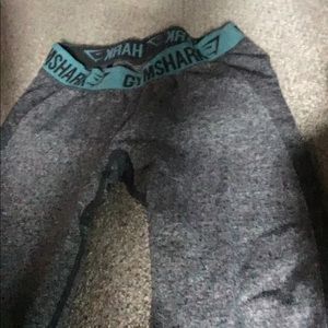Gym shark leggings